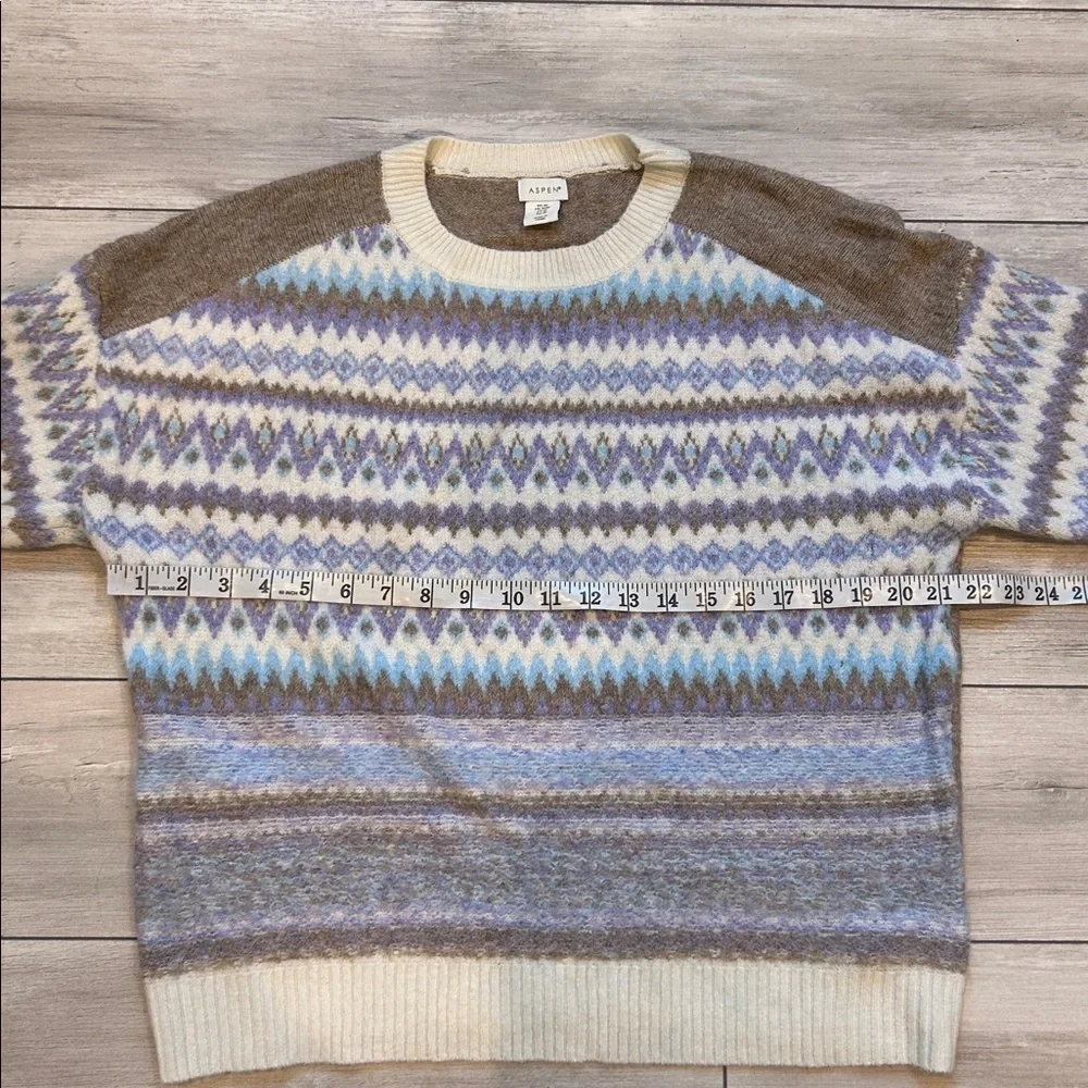 Aspen soft fuzzy ski lodge print sweater size medium